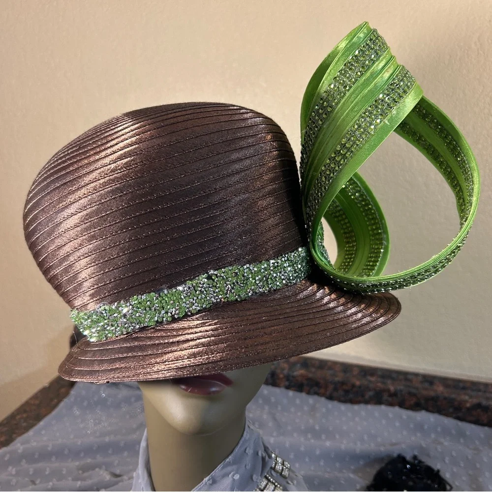 Elegant Black and White Women's Hat - Picture 11 of 12